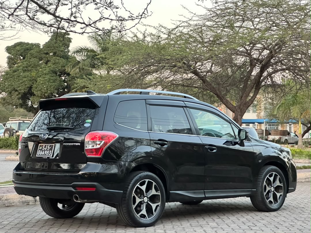 SUBARU FORESTER thumbnail 3
